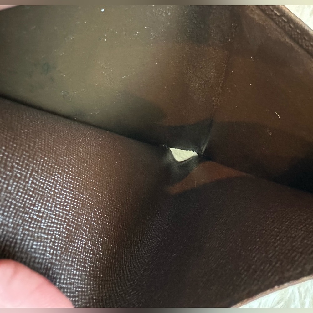 LV Wallet - Picture 5 of 10